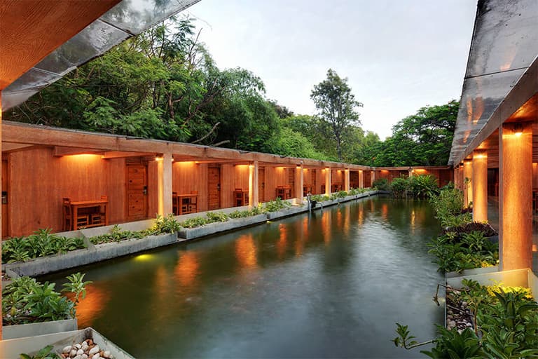 Wide shot of the Aqua Room at Gold Coins Club & Resort