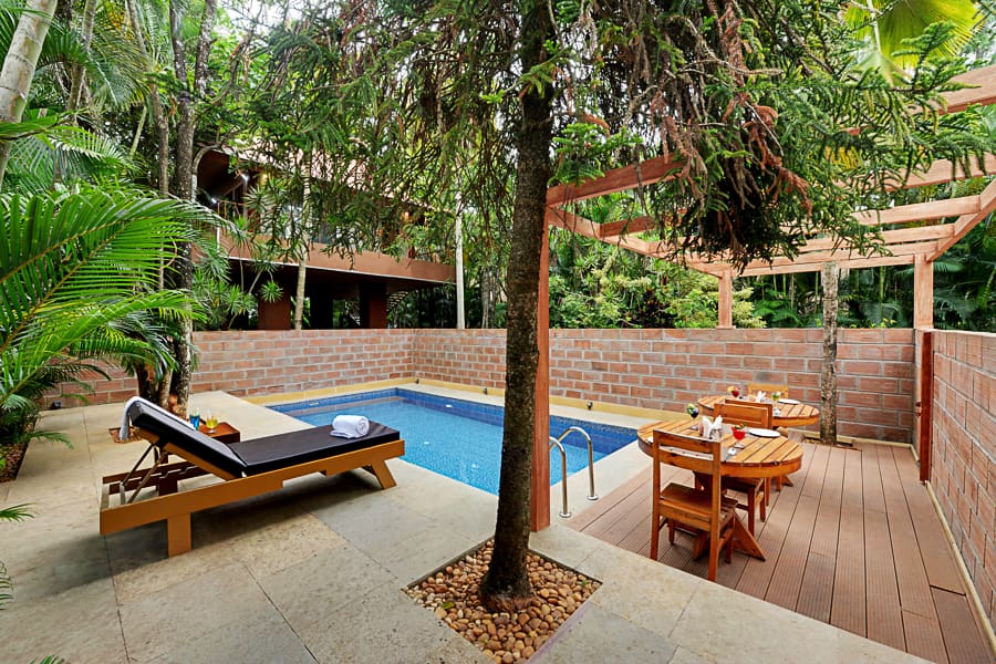The private plunge pool outside the suite, sit-out beside it